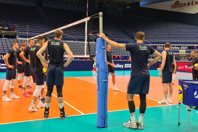 Slovenci odločno po zmago, Čehi priznavajo, da bodo priložnost iskali drugje