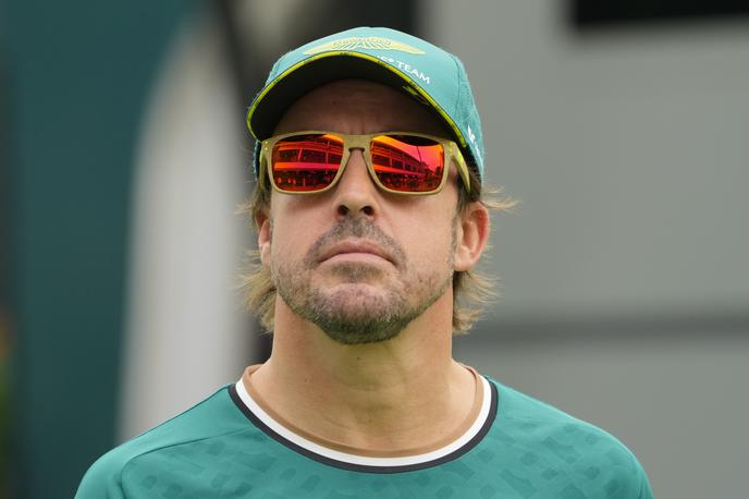 Singapur Fernando Alonso Aston Martin | Fernando Alonso še ni opustil želje po tretjem naslovu svetovnega prvaka formule 1, čeprav na novo zmago (33.) čaka že 11 let. | Foto Guliverimage