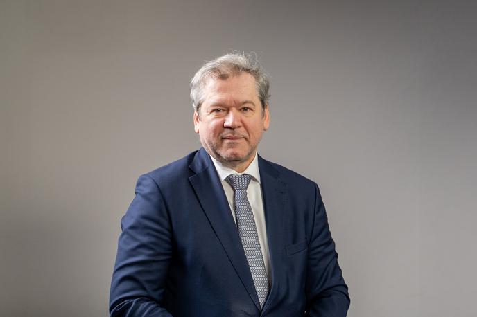 Igor Papič, Spotkast | Na ministrstvu za visoko šolstvo, znanost in inovacije, ki ga vodi Igor Papič, so posebej ponosni na postopen dvig sredstev za visoko šolstvo in investicije v visokošolsko infrastrukturo do 1,5 odstotka BDP v prihodnjih desetih letih, pa tudi na z zakonom o znanstvenoraziskovalni in inovacijski dejavnosti uzakonjen postopen dvig sredstev za znanost, raziskave in inovacije na 1,25 odstotka BDP.  | Foto Liam Toni Šironjič