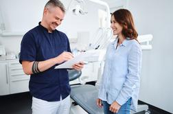 Zakaj zobni vsadek lahko začne propadati že po nekaj letih?