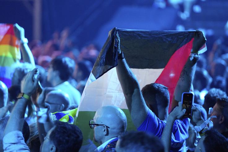 Palestinska zastava med nastopom izraelske predstavnice na letošnji Evroviziji v Baslu | Foto: Guliverimage