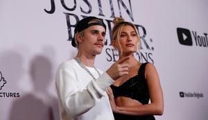 Zakonca Bieber obiskala Macronova, a nihče ne ve, zakaj