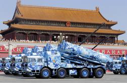 Kitajska je na vojaški paradi pokazala svoje novo orožje (foto) 
