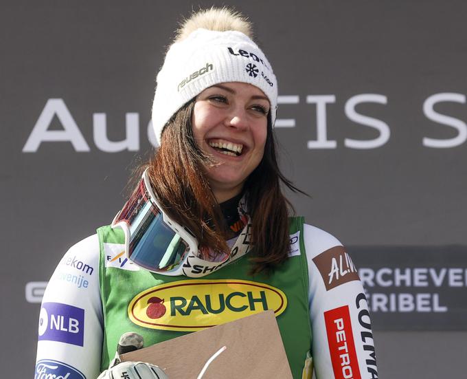 Slovenska alpska smučarka Andreja Slokar je po izjemni drugi vožnji zmagala na tekmi svetovnega pokala v slalomu v Meribelu, slovenski uspeh pa je s četrtim mestom dopolnila Ana Bucik. To je bila druga zmaga Ajdovke v karieri, prvo je proslavljala na uvodu sezone 2021/22, ko je dobila paralelni slalom. | Foto: AP / Guliverimage