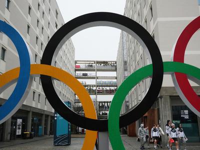 Zmanjkalo po treh dneh: olimpijci presenečeni nad skromno zalogo kondomov