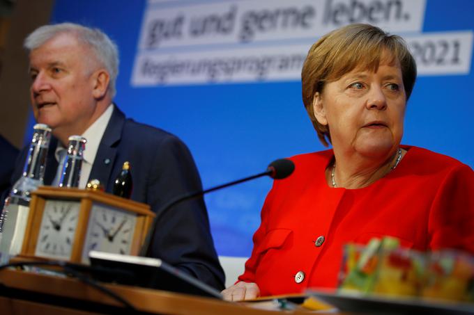 Horst Seehofer in Angela Merkel | Foto: Reuters