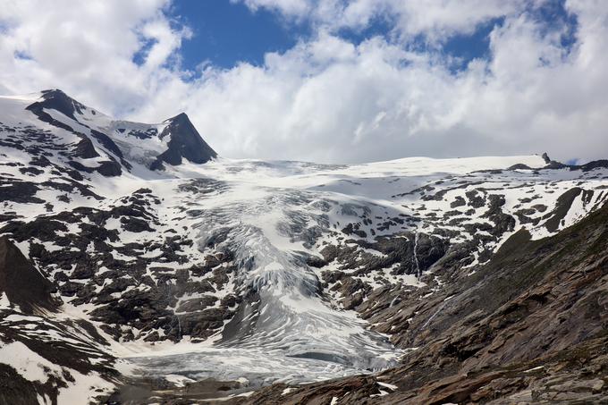 Pohod nas vodi do ledeniškega jezika ledenika Schlatenkees. | Foto: Matej Podgoršek