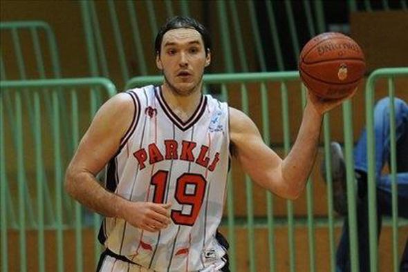 Parklji ostajajo v igri za polfinale