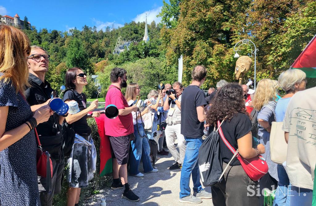 Protesti- Blejski strateški forum
