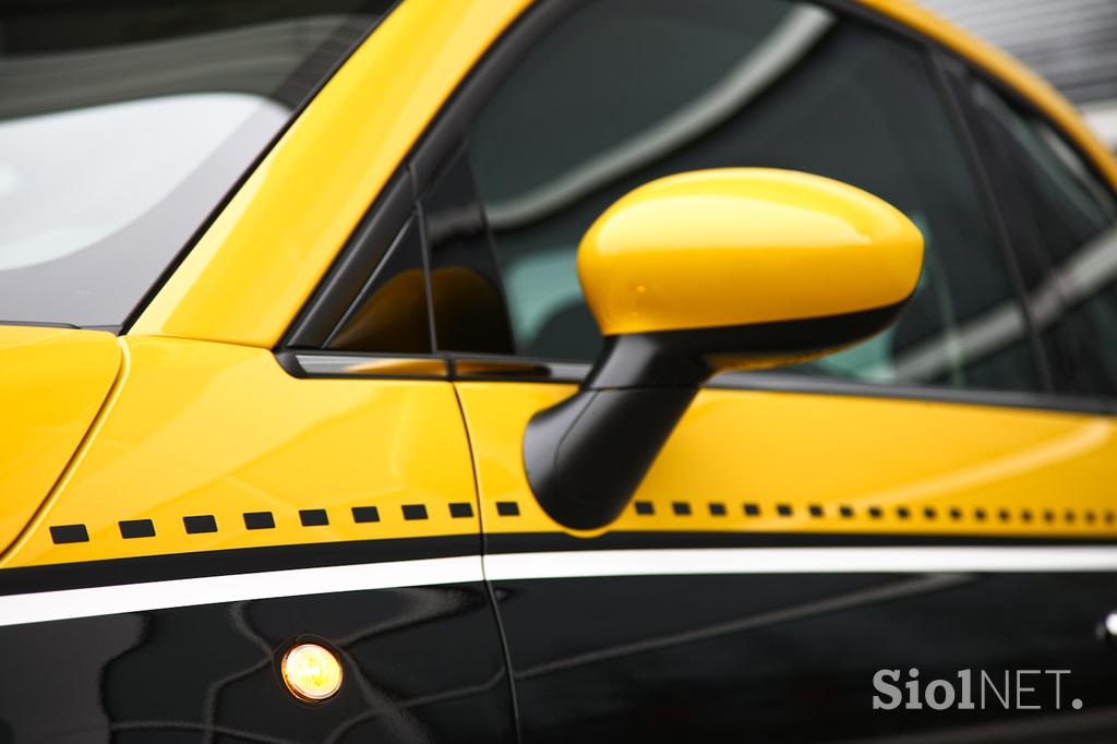 Fiat 500 1.2 8V lounge - šik mestni malček s posluhom za visoko modo