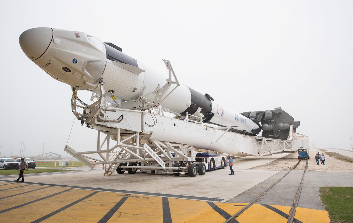 SpaceX falcon9 Crew Dragon vesolje | Crew Dragon je do ISS izstrelila raketa Falcon 9 Muskovega podjetja SpaceX. | Foto Reuters