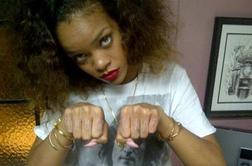 Rihanna s tatujem počastila 2paca