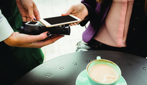 Spremembe so že tu: mobilni telefon prevzema še eno vlogo