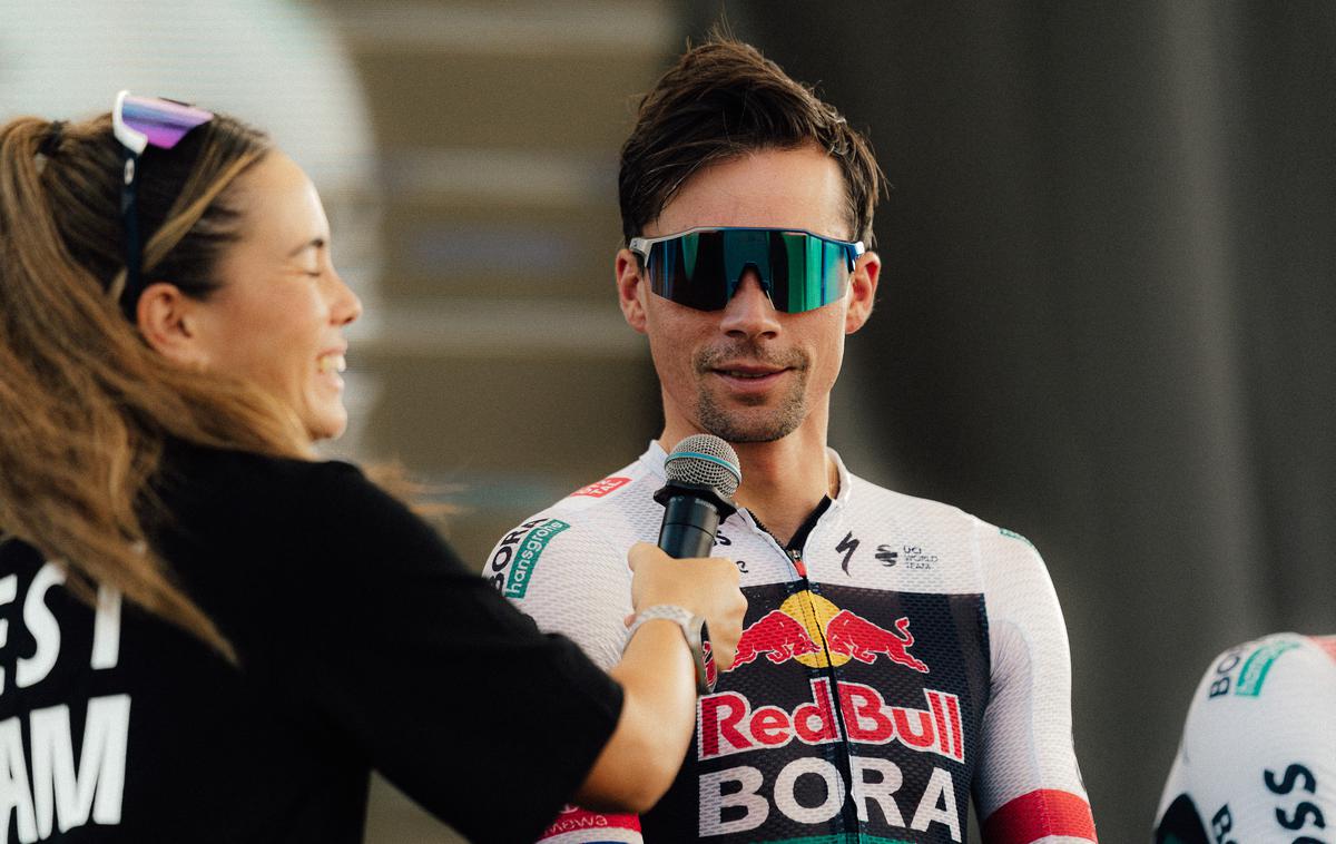 Primož Roglič | Primoža Rogliča pred ekshibicijsko dirko na kriteriju Saitama v Tokiu čaka še druženje z navijači in sodelovanje v različnih zabavnih dogodkih. | Foto A.S.O./Dean Koh