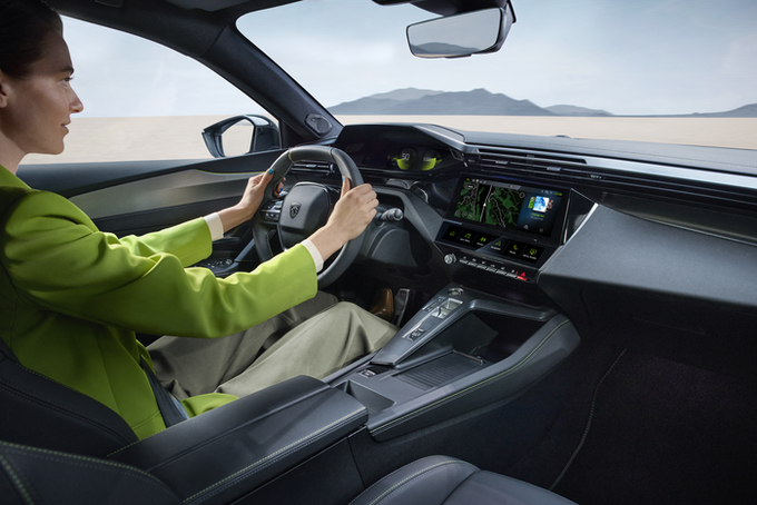 Novi Peugeot i-Cockpit zadnje generacije je še bolj ergonomičen, kakovostnejši, boljši v dizajnu ter z novostmi  tehnologiji. | Foto: 