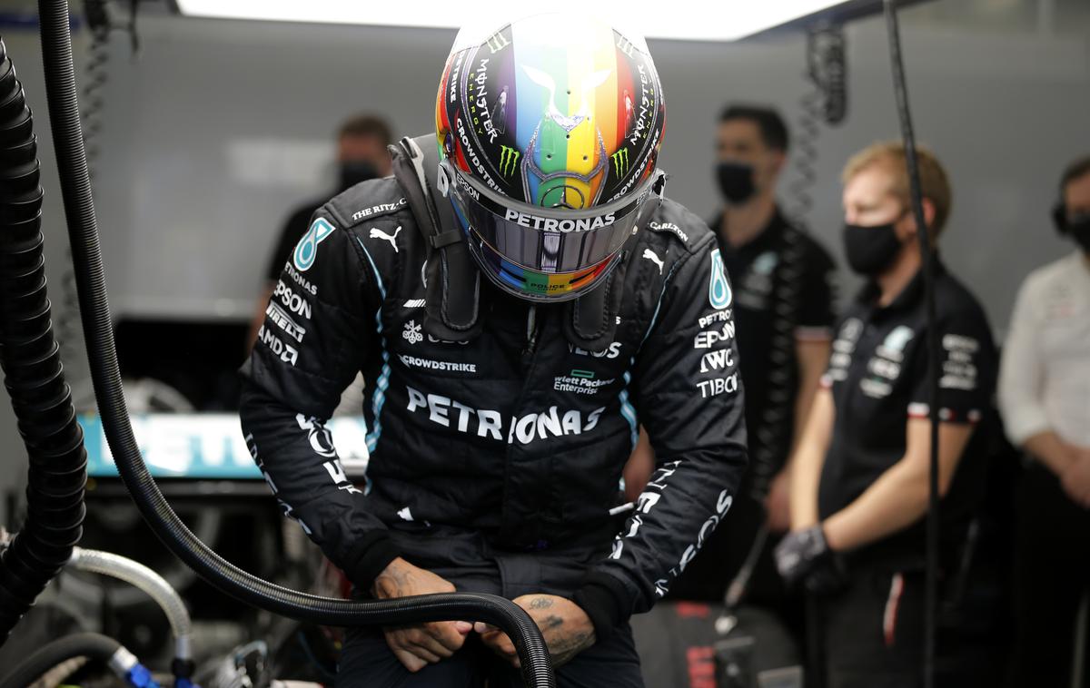 Lewis Hamilton | Lewis Hamilton je bil najhitrejši na drugem prostem treningu pred nedeljsko dirko za BN Abu Dabija. | Foto Guliverimage