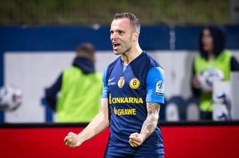 Koper pripeljal veliko okrepitev, Rekik zapustil Maribor
