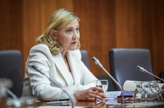 Ministrstvo za kulturo ustavilo postopek razpisa za dodelitev delovnih štipendij
