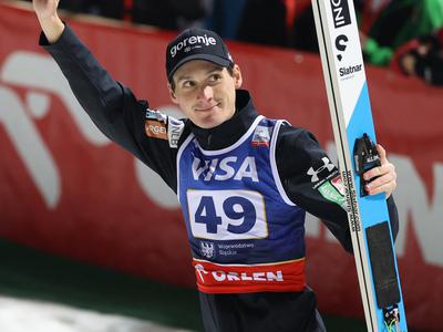 Domen Prevc z "dvojčkom" v Widli nadaljuje sanjsko slovensko serijo!