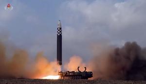 Severna Koreja izstrelila balistični raketi kratkega dosega #video