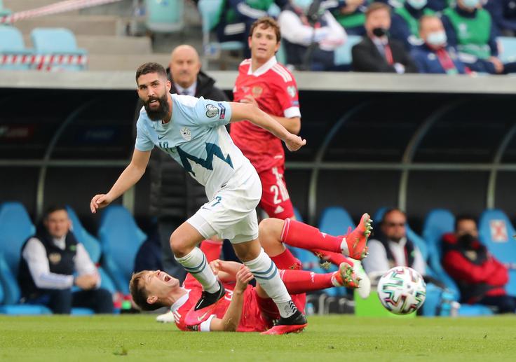 Miha Mevlja v Nikoziji ne bo smel zaigrati zaradi dveh prejetih rumenih kartonov v tem ciklusu. | Foto: Reuters