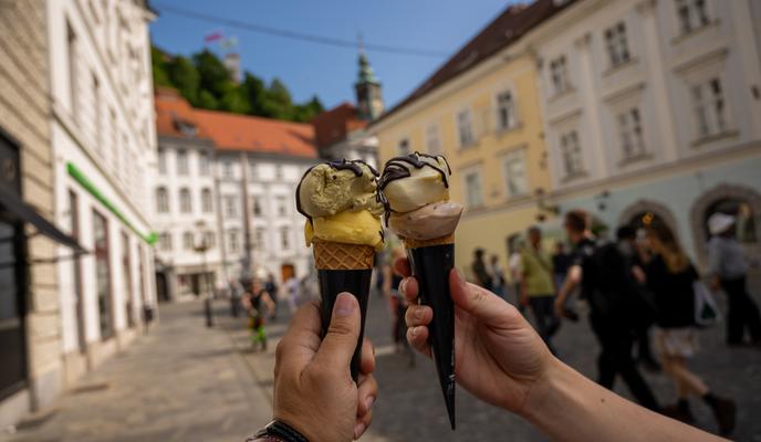 To ni napaka: za kepico sladoleda boste ponekod plačali 4,5 evra
