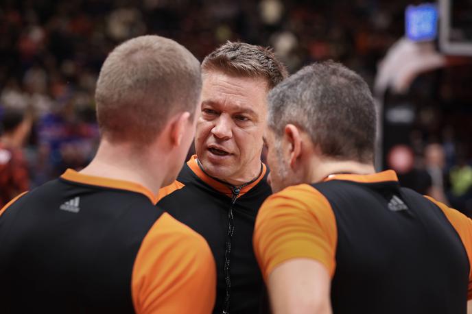 Damir Javor | Damir Javor je v tej sezoni sodil tudi odločilne tekme končnice EuroLeague, a ga med izbranimi sodniki za Final Four ni. | Foto Guliverimage