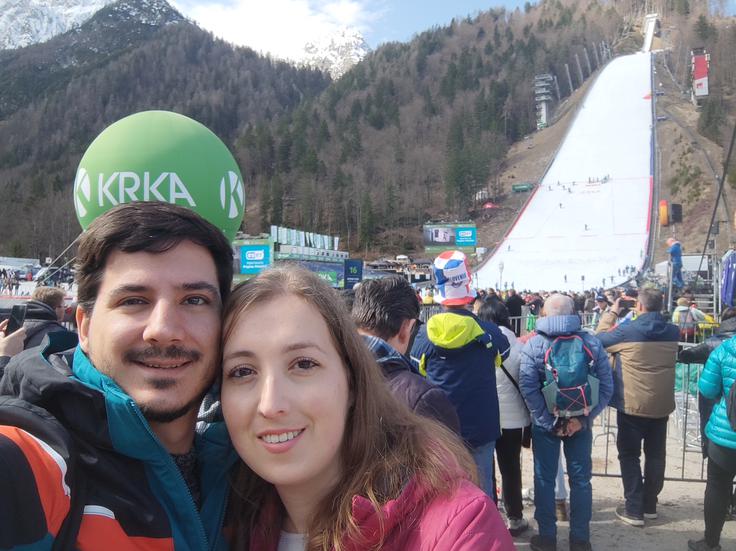 Smučarski skoki v Planici, kjer je občudoval spretnost in pogum tekmovalcev. Odkar živi v Sloveniji, je postal velik oboževalec tega športa.  | Foto: Osebni arhiv