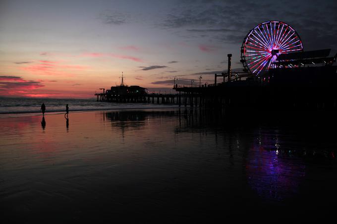 Panoramsko kolo na obali v mestu Santa Monica, kjer Jernej živi. | Foto: Reuters