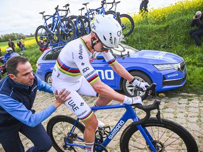 Nekdanji kolesar o trenutku, ki je Pogačarju preprečil pot do zmage na Roubaixu #video