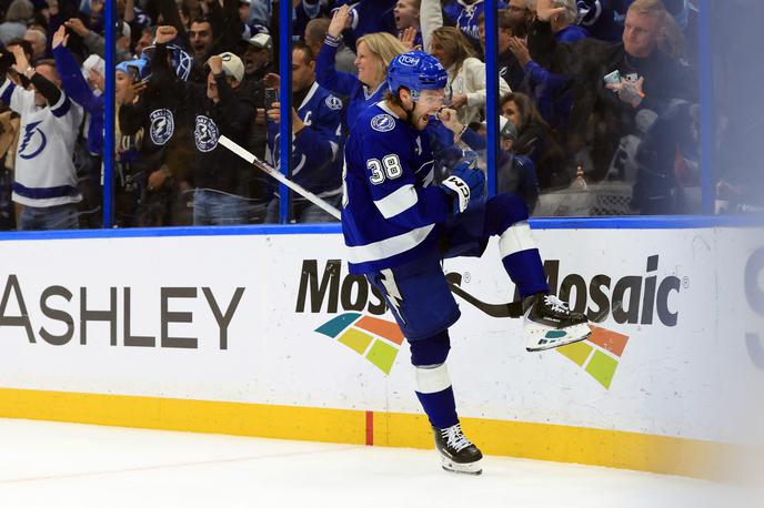 Brandon Hagel Tampa | Hokejisti Tampe so z 2:0 odpravili mamute iz Utaha. | Foto Reuters