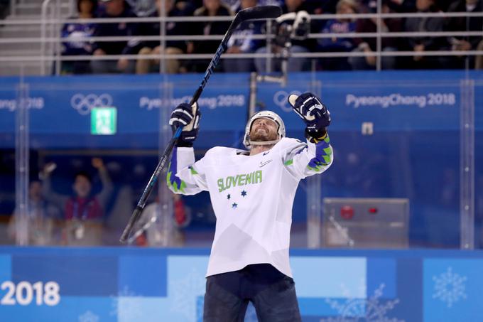 Veliko veselje Jana Muršaka po zmagovitem golu. Nekdanji NHL-ovec je Američane opozoril nase. | Foto: Getty Images