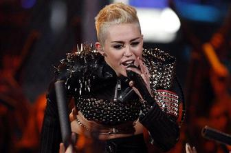 Miley Cyrus in Snoop Dogg z novim singlom