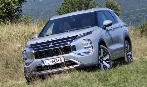 Mitsubishi outlander: ostaja posebnež, med tekmeci pa ni več edini s kablom #foto