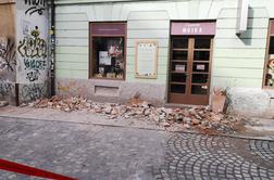 V središču Ljubljane odpadel del pročelja #foto