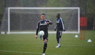 UEFA: Terry bo lahko dvignil pokal