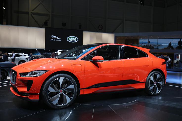 Ženeva salon električni Evropski premium proizvajalci stavijo na električne športne terence. Jaguar je z modelom i-pace prehitel tekmece pri Mercedesu in Audiju. | Foto: Newspress