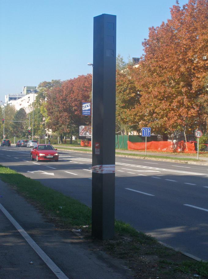 Z Mestno občino Maribor je Šešok sklenil javno-zasebno partnerstvo za postavitev cestnih radarjev. Dobiček bi Iskra Sistemi ustvarjala na račun prometnih prekrškov. Posel je sprožil ljudsko vstajo, ki je odnesla župana Franca Kanglerja.  | Foto: STA ,