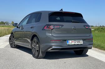 Je še kralj src? V Slovenijo je pripeljal novi volkswagen golf.