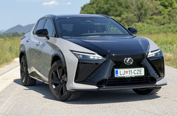 Lexus RZ z volanom nove generacije: revolucija se je zdaj začela tudi v Sloveniji