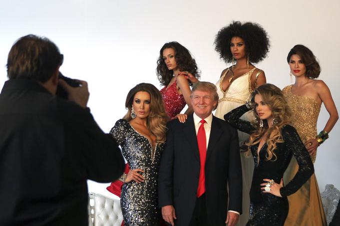 Donald Trump se hvali, da je pravi magnet za ženske. | Foto: Reuters