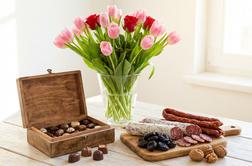 Dan žena in mučenikov: Kviz za lažjo izbiro darila