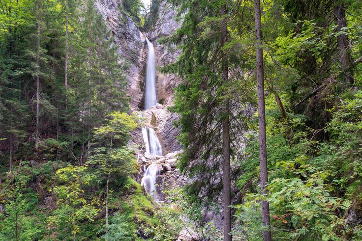 Spodnji in zgornji Martuljški slap privabljata obiskovalce v vseh letnih časih. | Foto: Shutterstock