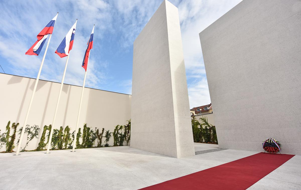 Spomenik žrtvam vseh vojn | Foto STA
