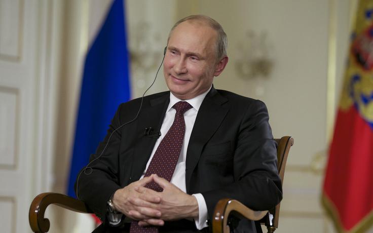 Dmitrijev je tesni Putinov sodelavec, povezan pa je tudi s Putinovo družino. Njegova žena Natalija Popova je namreč dobra prijateljica Putinove hčerke Katarine Tihonove. | Foto: Guliverimage