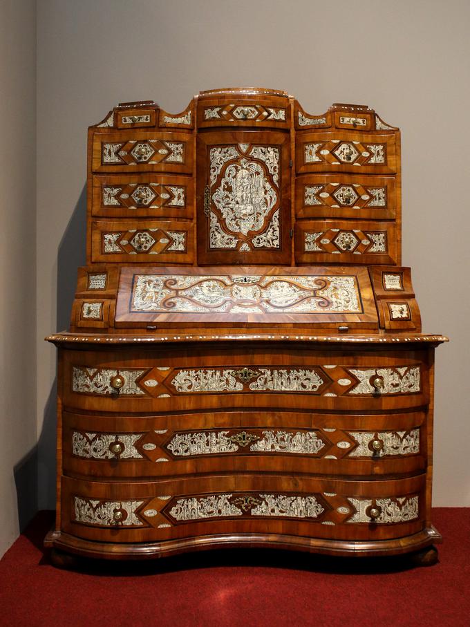 Tabernakeljska omara s slonovino iz druge četrtine 18. stoletja (barok). | Foto: 
