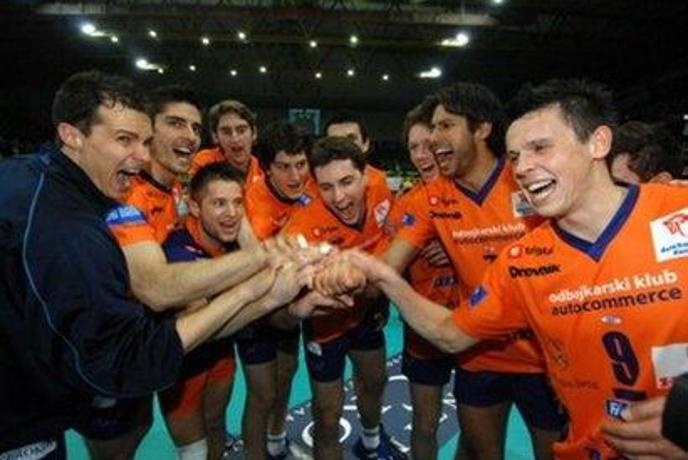 Blejci brez težav do 13. zmage