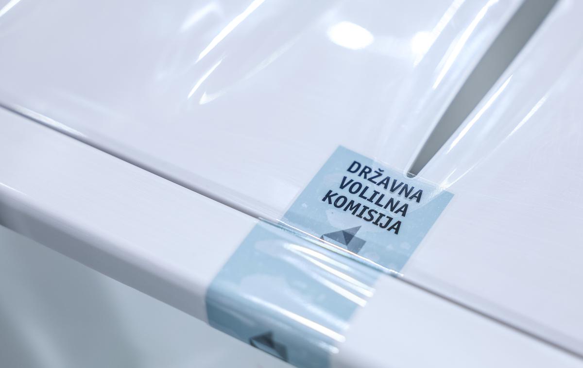 Predčasno glasovanje - zakonodajni referendum o Zakonu o dodatku k pokojnini za izjemne dosežke na področju umetnosti | Splošno glasovanje bo v nedeljo. | Foto Ana Kovač