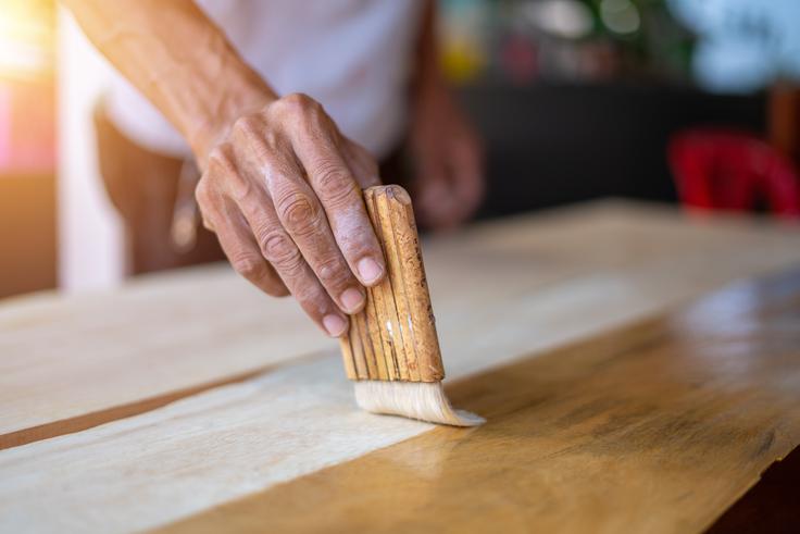 Oljenje lesa | Foto: Shutterstock