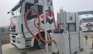"Smrdeči" tovornjaki čez Slovenijo: konkretna rešitev, a država še spi